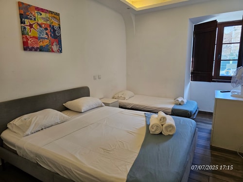 Arcadya ROOM ! Steps from Old town best for 3