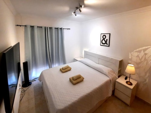 Macau Room! Quality Between Airport and City!