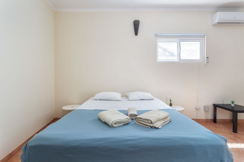 Papaya ensuite room @ Downtown Faro