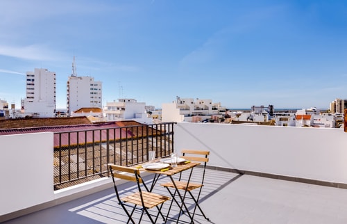 /Anya Apt/ Enjoy Quality & Comfort @ Central Faro