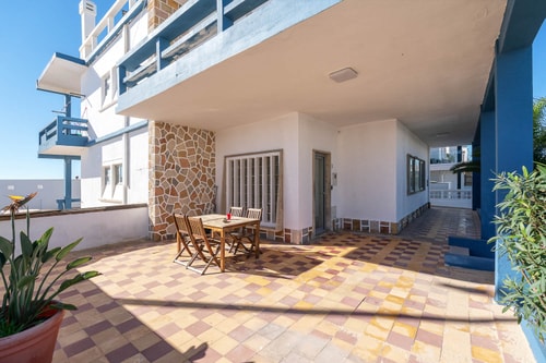 /Riamiya beach simple apartment steps from beach