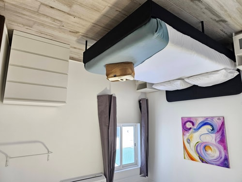 Quarterya room| New & Tranquil stay near Airport