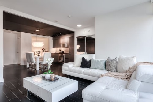 4BR Townhouse-Sleep 10-Free Parking-5 Min CN Tower