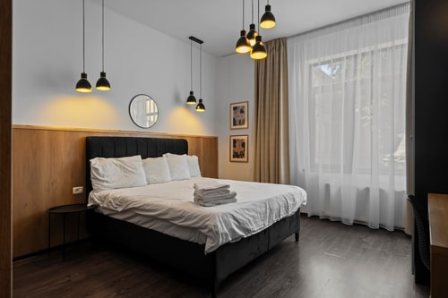 ROVAL Suite | City View | Historic Centre