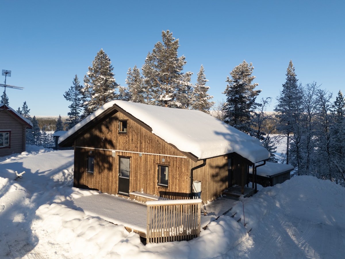 Sauna | WiFi | Terrace | Pets OK | Lakeside plot Lofsdalen Home