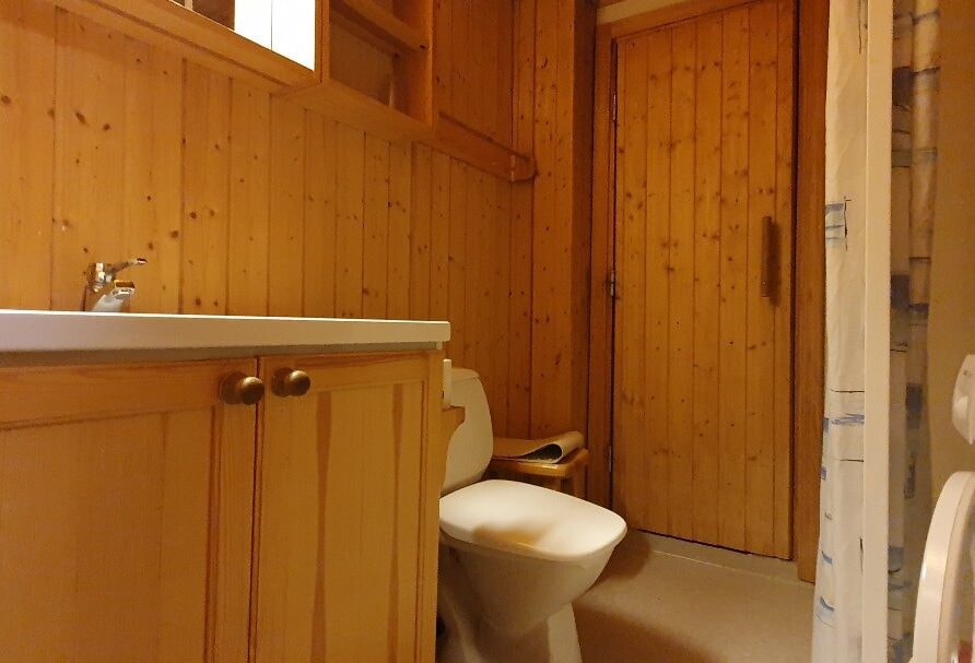 Sauna | Wi-Fi | Terrace | Wood stove | Cable TV 8 Stugor & Boende