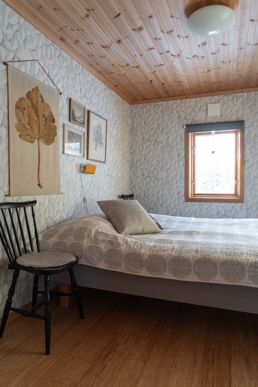 Sauna | WiFi | Terrace | Pets OK | Lakeside plot 13 Lofsdalen Home