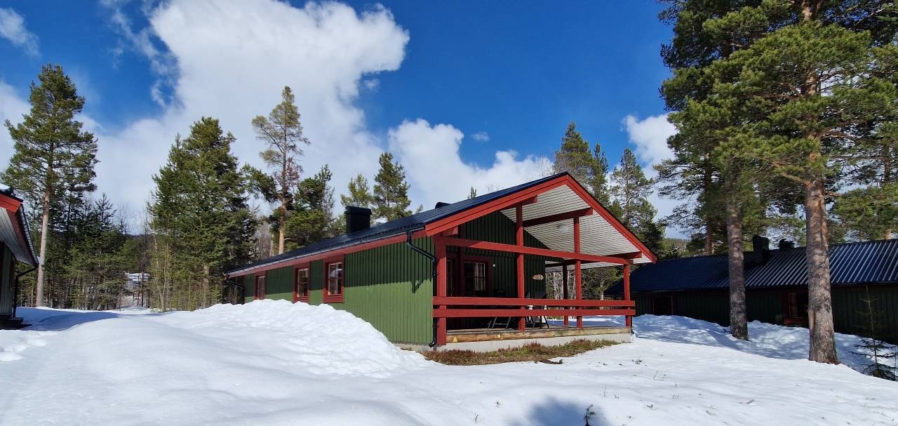 Bastu | Wi-Fi | Terrass | Braskamin | Kabel-TV 12 Stugor & Boende