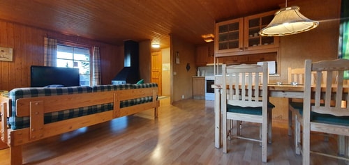 Sauna | Wi-Fi | Terrace | Wood stove | Cable TV 4 Stugor & Boende
