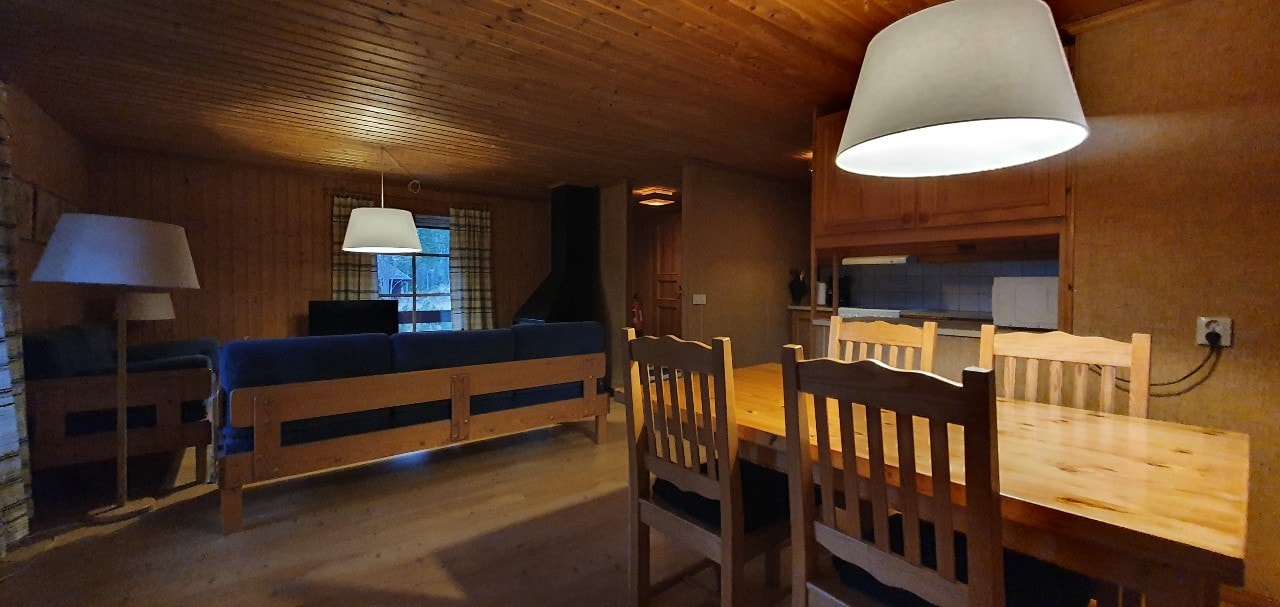 Bastu | Wi-Fi | Terrass | Braskamin | Kabel-TV 4 Stugor & Boende