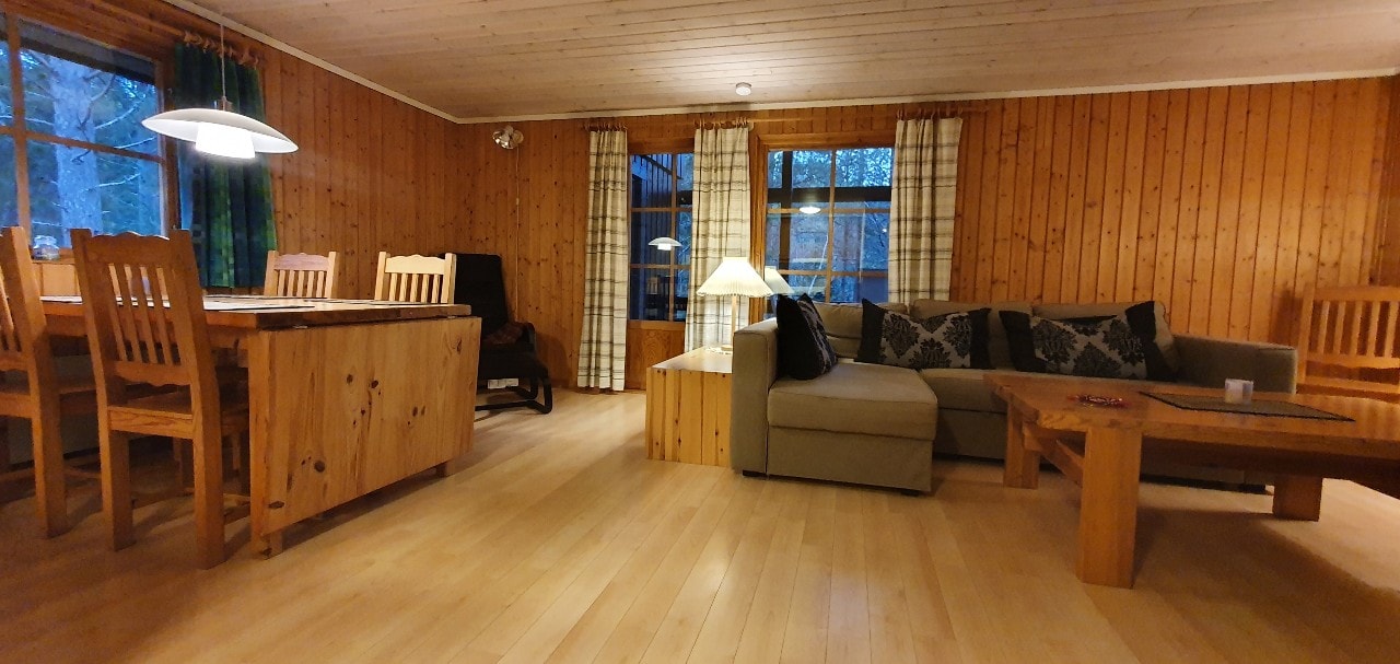 Bastu | Wi-Fi | Terrass | Braskamin | Kabel-TV 6 Stugor & Boende