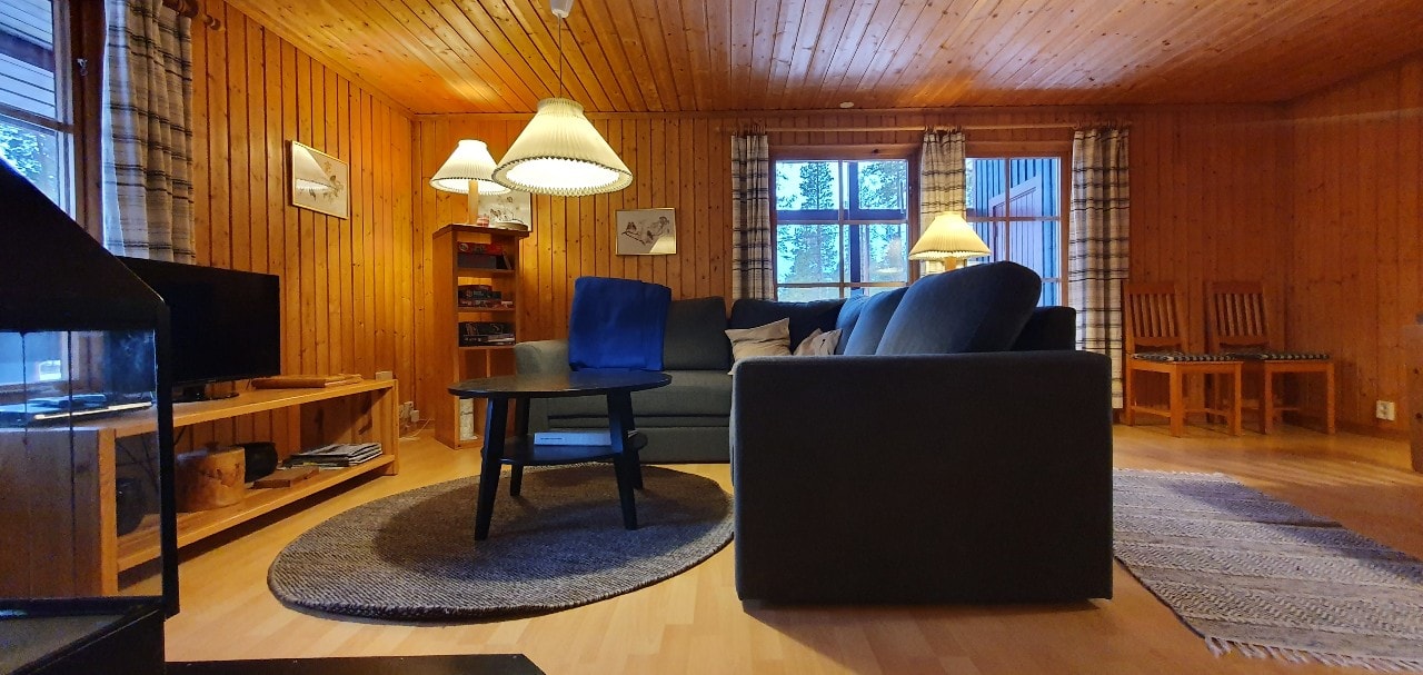 Bastu | Wi-Fi | Terrass | Braskamin | Kabel-TV 2 Stugor & Boende