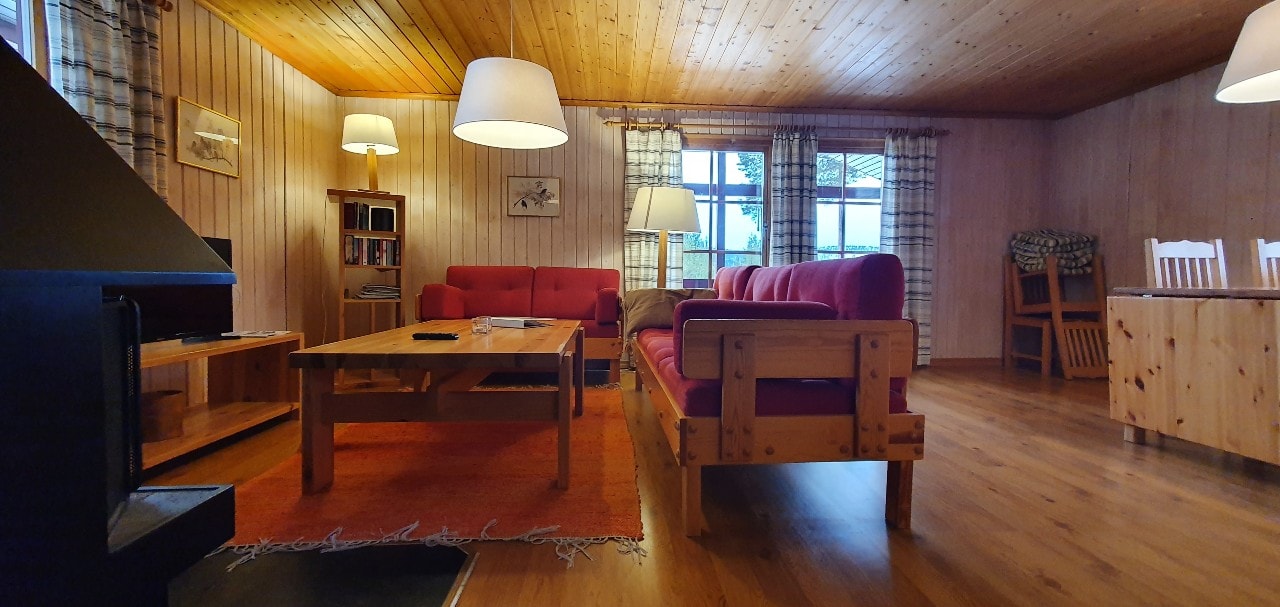 Bastu | Wi-Fi | Terrass | Braskamin | Kabel-TV 2 Stugor & Boende