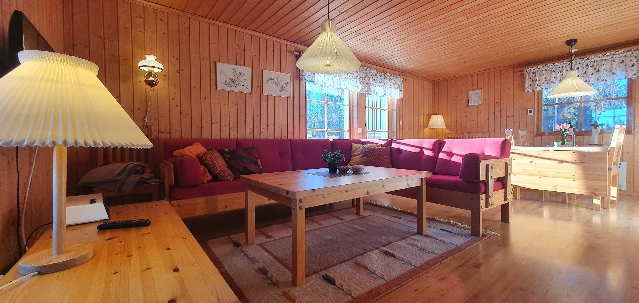 Sauna | Wi-Fi | Terrace | Wood stove | Cable TV 4 Stugor & Boende