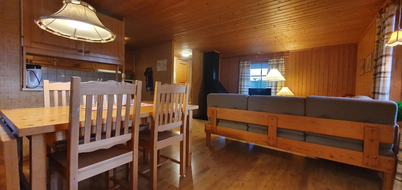 Bastu | Wi-Fi | Terrass | Braskamin | Kabel-TV 4 Stugor & Boende