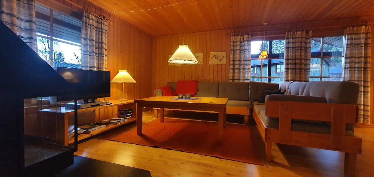 Bastu | Wi-Fi | Terrass | Braskamin | Kabel-TV 2 Stugor & Boende