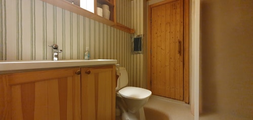 Bastu | Wi-Fi | Terrass | Braskamin | Kabel-TV 9 Stugor & Boende