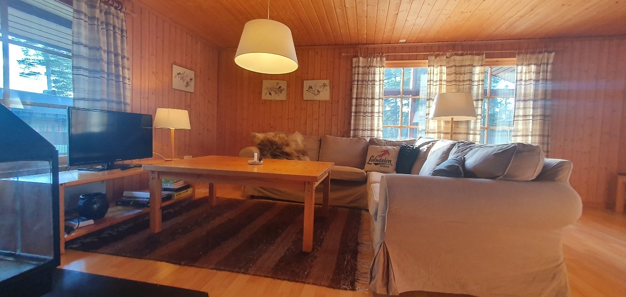 Bastu | Wi-Fi | Terrass | Braskamin | Kabel-TV 2 Stugor & Boende