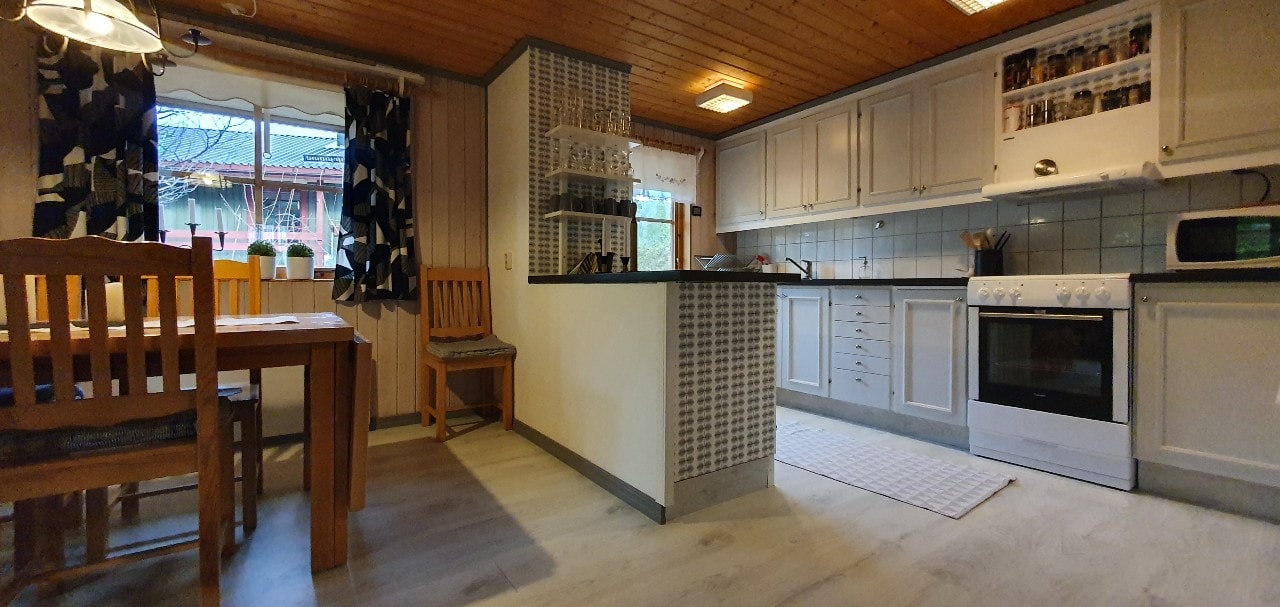 Sauna | Wi-Fi | Terrace | Wood stove | Cable TV 6 Stugor & Boende