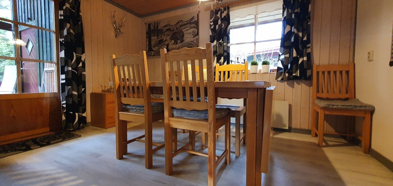 Sauna | Wi-Fi | Terrace | Wood stove | Cable TV 7 Stugor & Boende