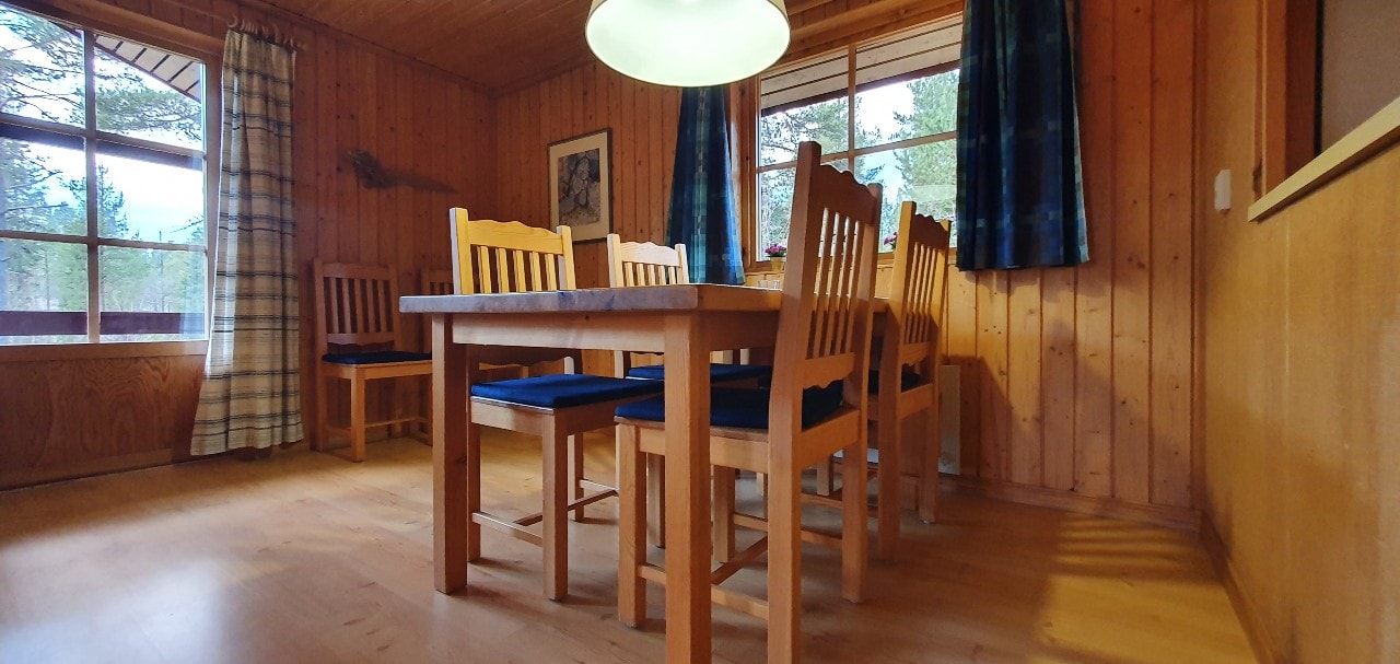 Bastu | Wi-Fi | Terrass | Braskamin | Kabel-TV 6 Stugor & Boende