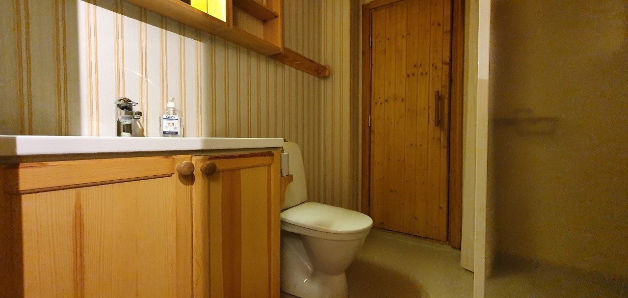 Bastu | Wi-Fi | Terrass | Braskamin | Kabel-TV 8 Stugor & Boende