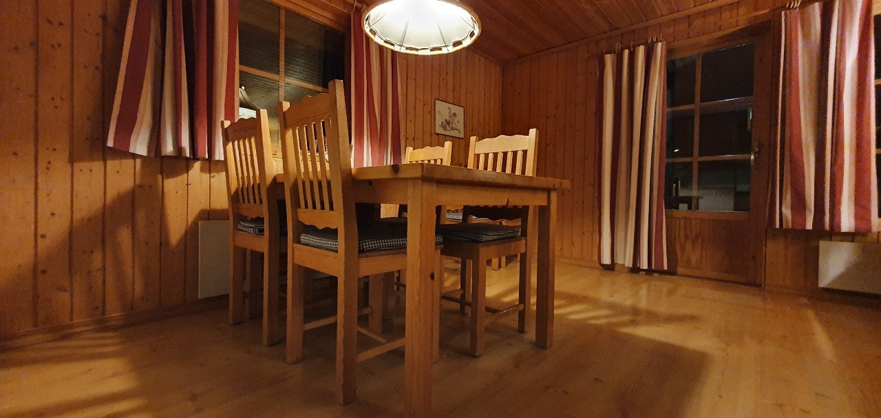 Bastu | Wi-Fi | Terrass | Braskamin | Kabel-TV 6 Stugor & Boende