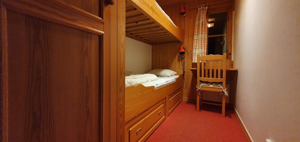 Bastu | Wi-Fi | Terrass | Braskamin | Kabel-TV 9 Stugor & Boende