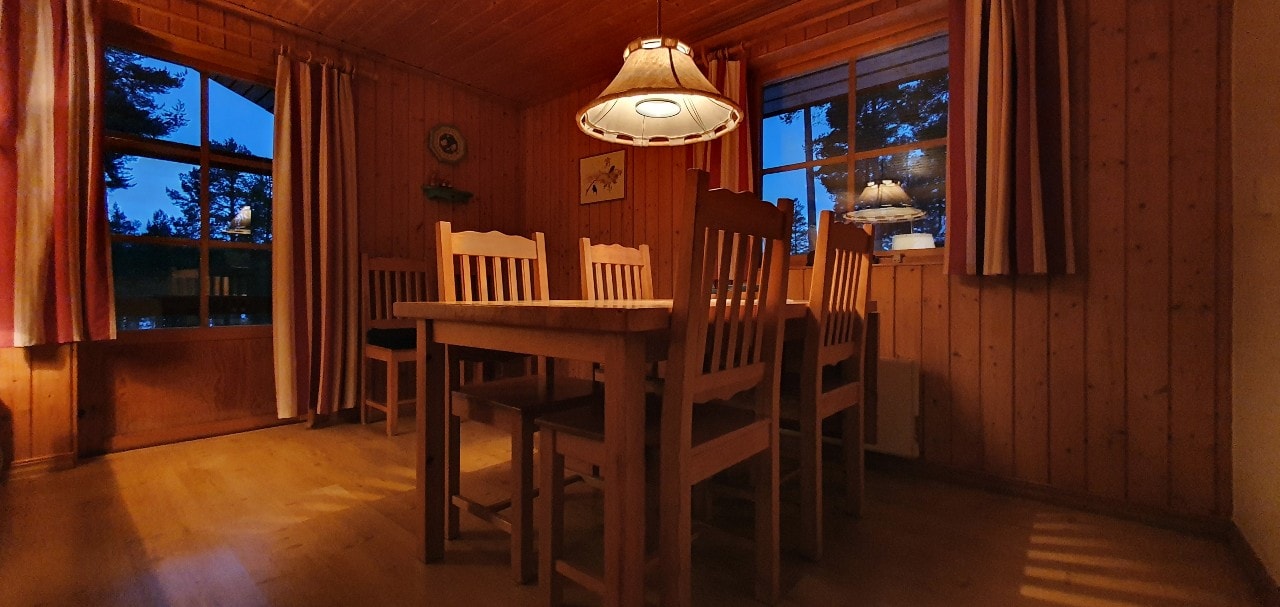 Bastu | Wi-Fi | Terrass | Braskamin | Kabel-TV 6 Stugor & Boende