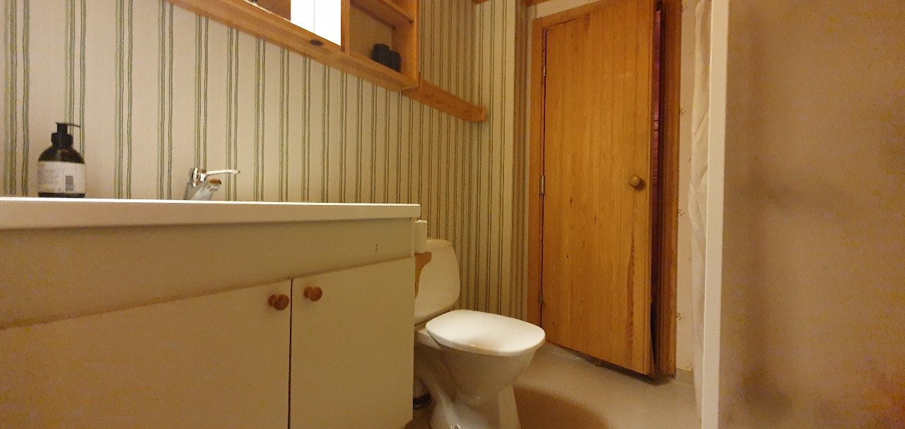 Sauna | Wi-Fi | Terrace | Wood stove | Cable TV 8 Stugor & Boende