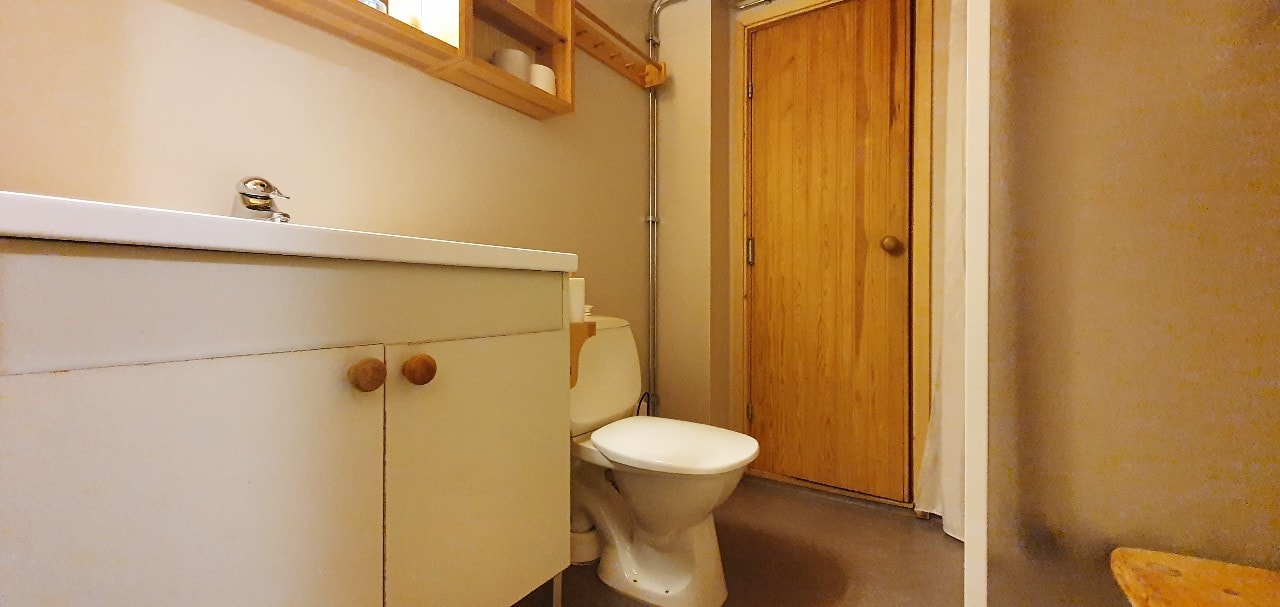 Bastu | Wi-Fi | Terrass | Braskamin | Kabel-TV 7 Stugor & Boende