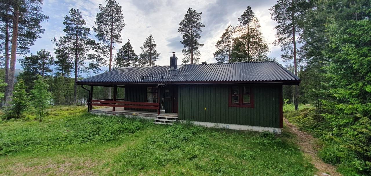 Bastu | Wi-Fi | Terrass | Braskamin | Kabel-TV Stugor & Boende