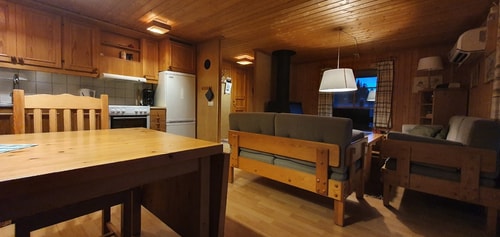 Bastu | Wi-Fi | Terrass | Braskamin | Kabel-TV 5 Stugor & Boende