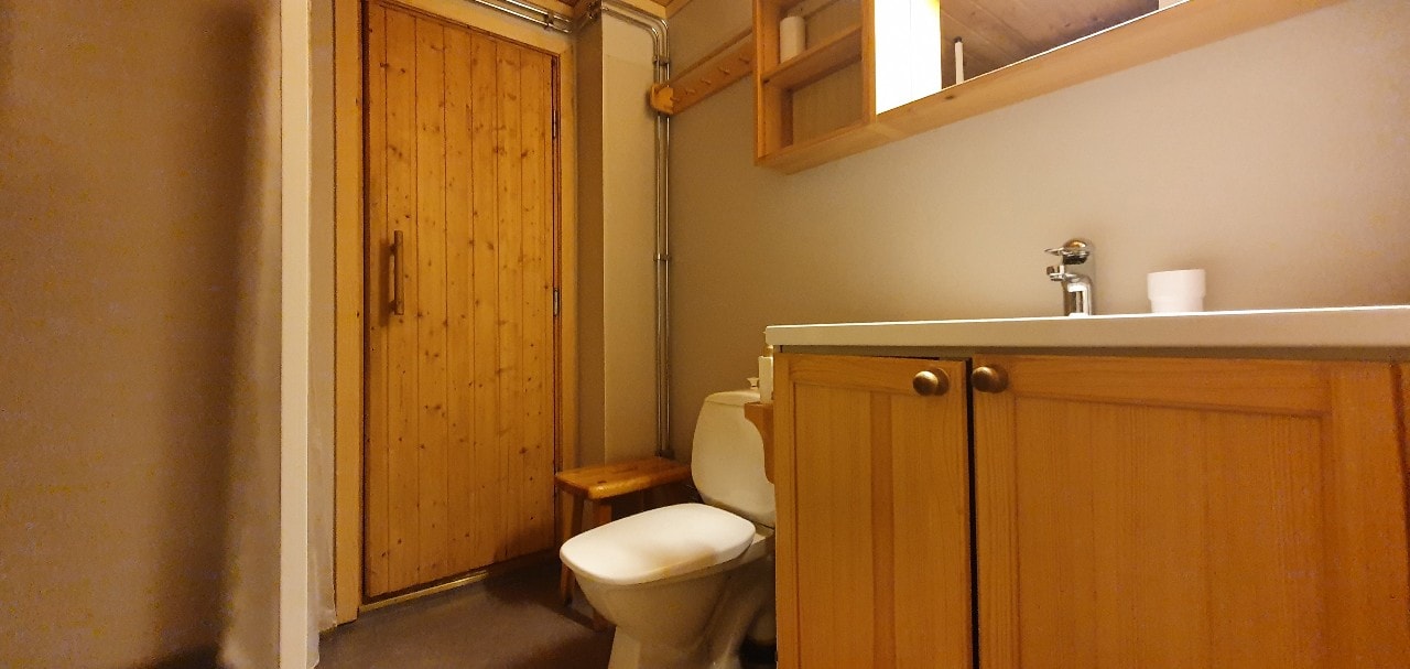 Bastu | Wi-Fi | Terrass | Braskamin | Kabel-TV 6 Stugor & Boende