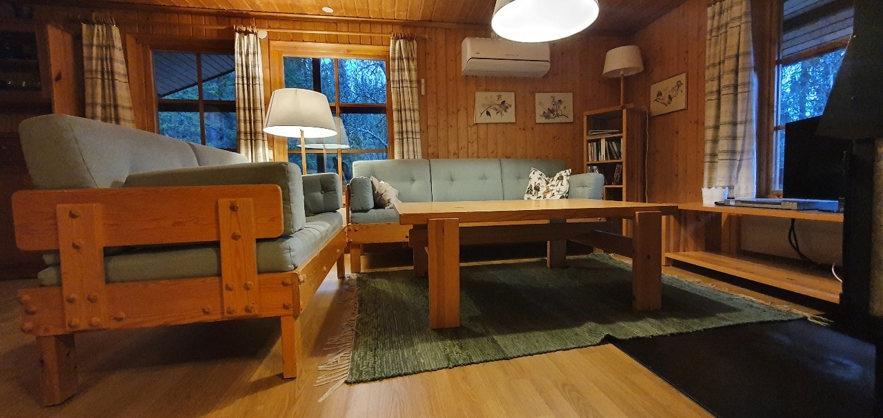 Bastu | Wi-Fi | Terrass | Braskamin | Kabel-TV 2 Stugor & Boende