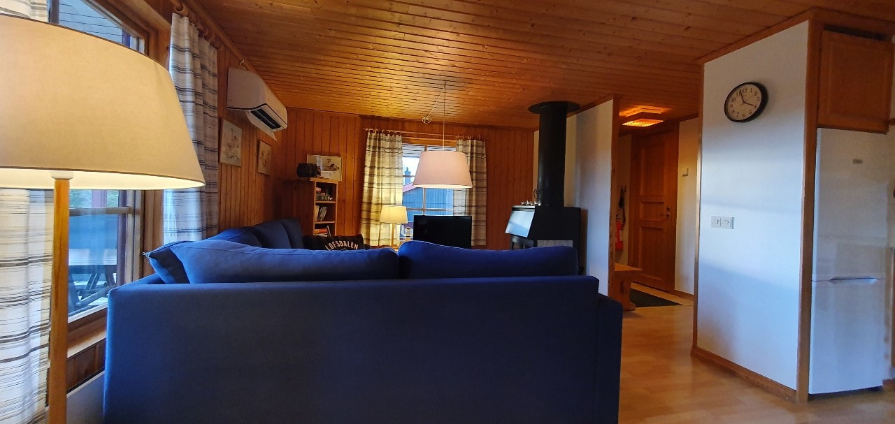 Sauna | Wi-Fi | Terrace | Wood stove | Cable TV 2 Stugor & Boende