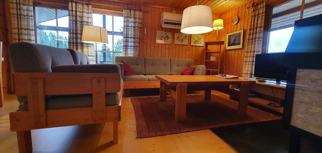 Sauna | Wi-Fi | Terrace | Wood stove | Cable TV 2 Stugor & Boende