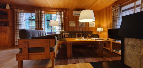 Bastu | Wi-Fi | Terrass | Braskamin | Kabel-TV 2 Stugor & Boende