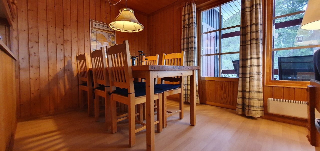 Bastu | Wi-Fi | Terrass | Braskamin | Kabel-TV 7 Stugor & Boende