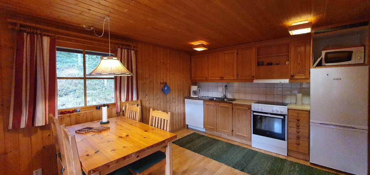 Bastu | Wi-Fi | Terrass | Braskamin | Kabel-TV 6 Stugor & Boende