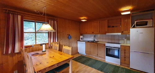 Bastu | Wi-Fi | Terrass | Braskamin | Kabel-TV 6 Stugor & Boende