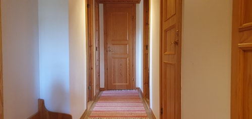 Bastu | Wi-Fi | Terrass | Braskamin | Kabel-TV 2 Stugor & Boende