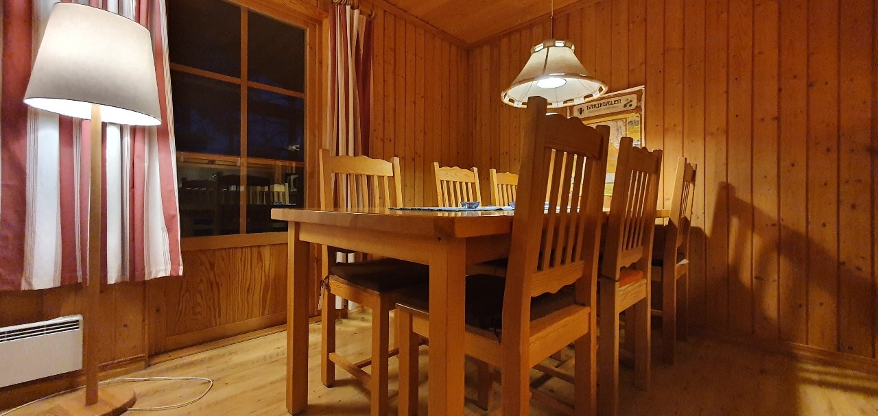 Bastu | Wi-Fi | Terrass | Braskamin | Kabel-TV 6 Stugor & Boende