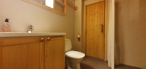 Sauna | Wi-Fi | Terrace | Wood stove | Cable TV 8 Stugor & Boende