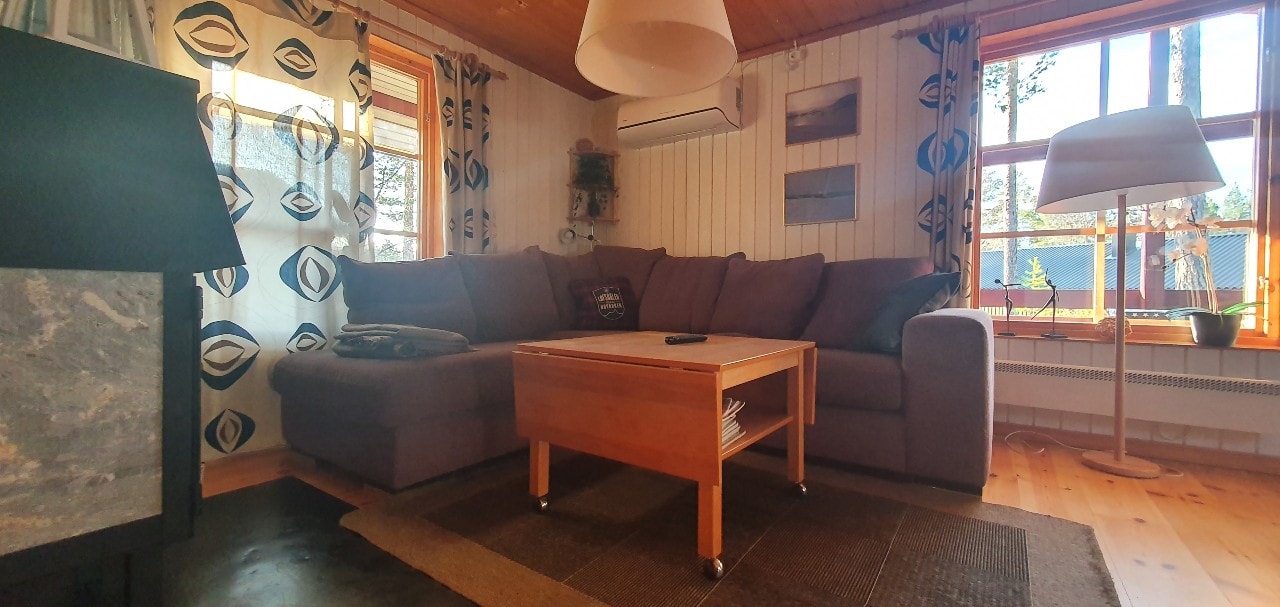 Sauna | Wi-Fi | Terrace | Wood stove | Cable TV 2 Stugor & Boende