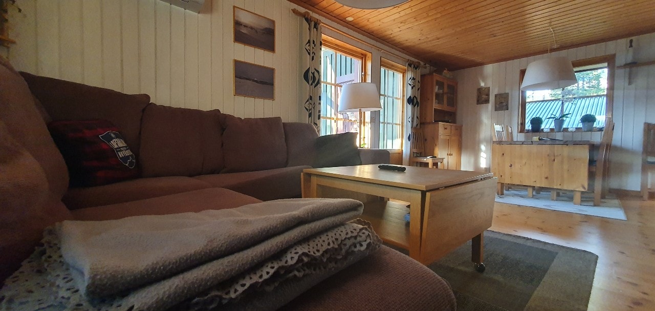 Sauna | Wi-Fi | Terrace | Wood stove | Cable TV 5 Stugor & Boende