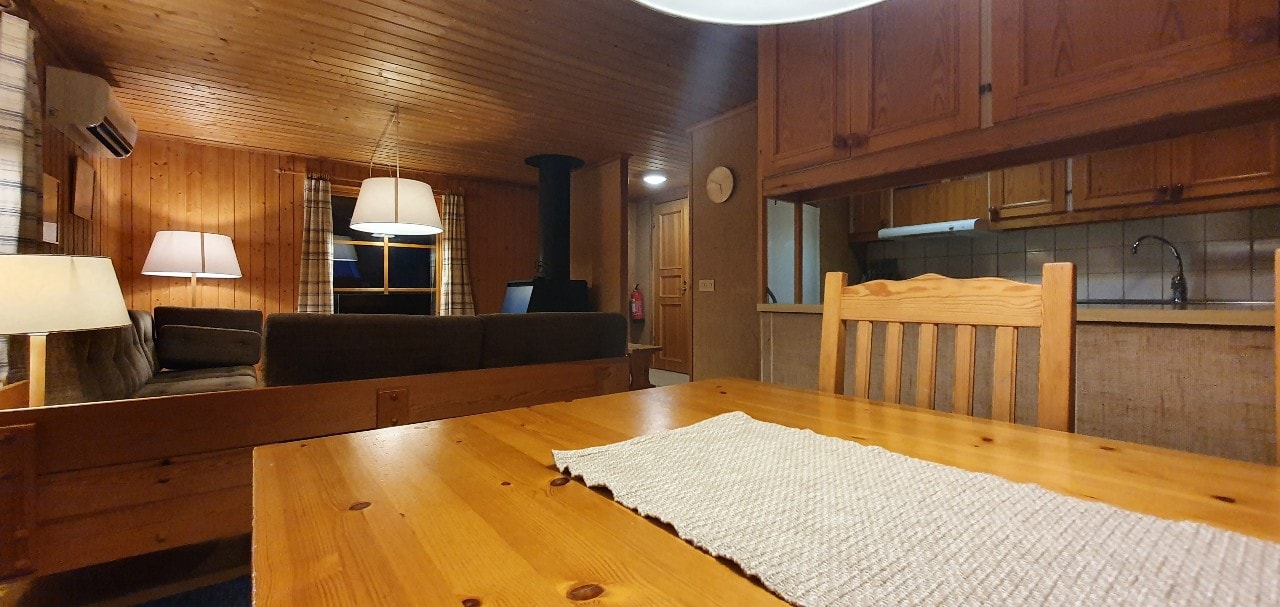 Sauna | Wi-Fi | Terrace | Wood stove | Cable TV 7 Stugor & Boende
