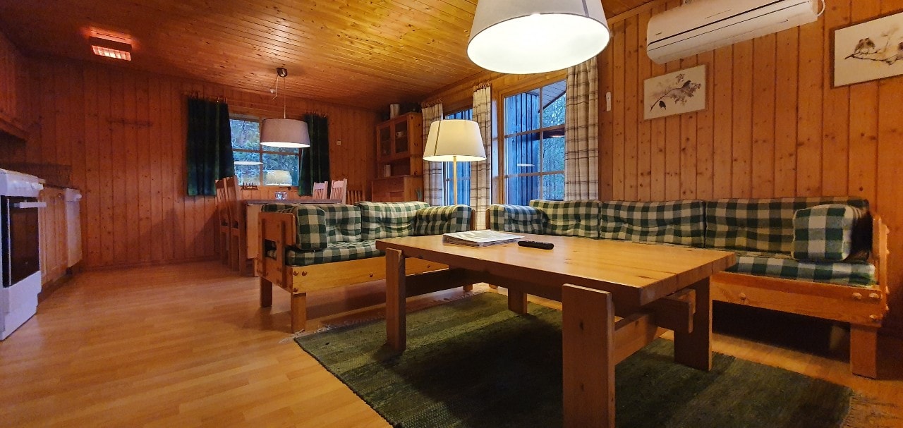 Sauna | Wi-Fi | Terrace | Wood stove | Cable TV 4 Stugor & Boende