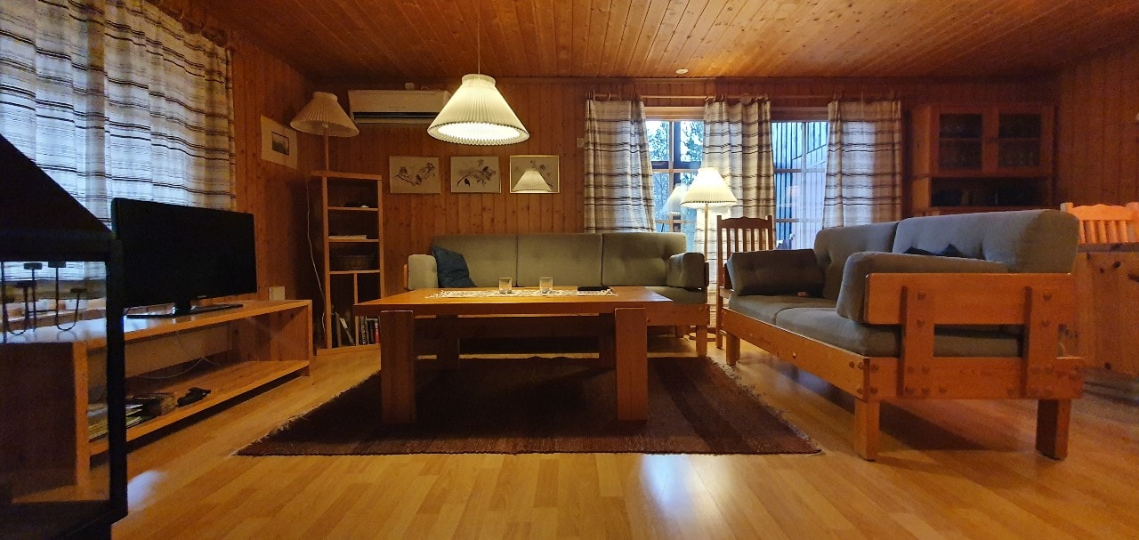 Sauna | Wi-Fi | Terrace | Wood stove | Cable TV 2 Stugor & Boende