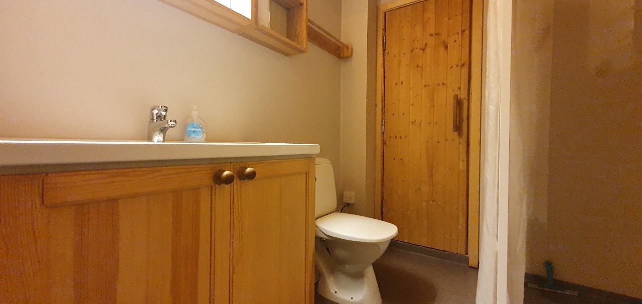 Bastu | Wi-Fi | Terrass | Braskamin | Kabel-TV 8 Stugor & Boende